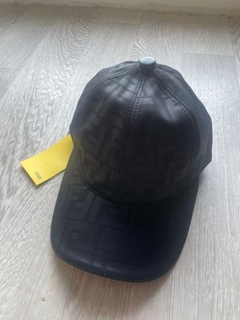 Casquette fendi noir