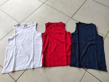 Lot de 3 débardeurs 8 ans neuf