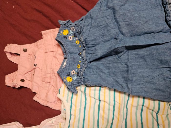 Lot vêtements été fille / bébé robe 3 mois / barboteuses - photo numéro 4