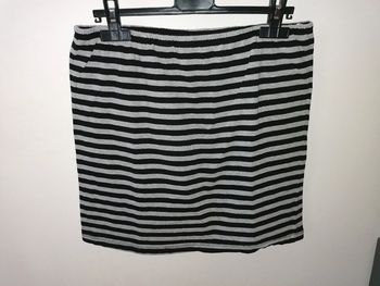 Jupe noir et gris ,Zeeman , 42( Mensurations données.