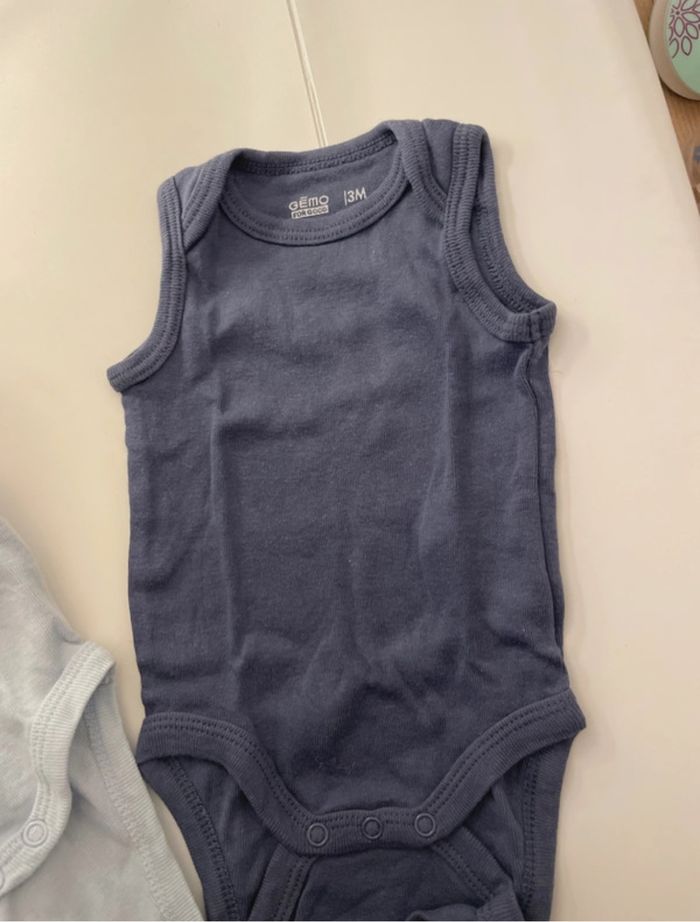 Lot de 5 body Marcel 3 mois - photo numéro 4