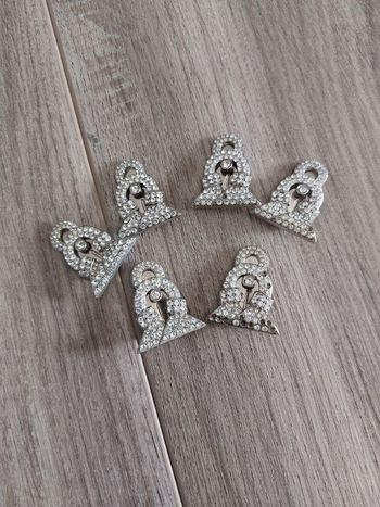Lot 7 broches vêtements paillettes