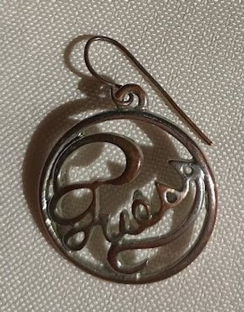 Boucle d'oreille unique GUESS Argentée – Style Iconique