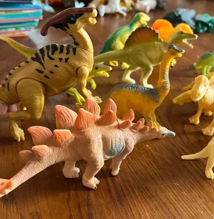lot de dinosaures en plastique - photo numéro 2