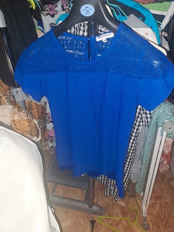 Tshirt à dentelle bleu