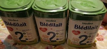Bonjour Vend 3 boite de lait bledilait 2 ème âge 