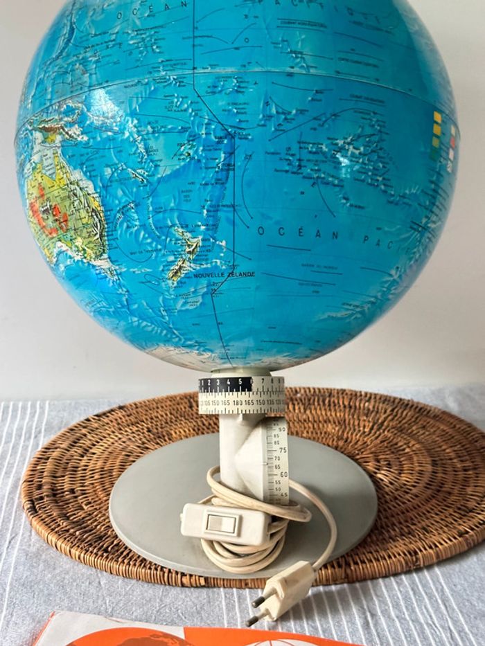 Globe terrestre lumineux vintage - photo numéro 7