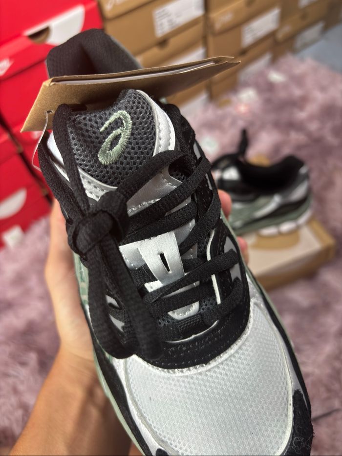 Asics gel NYC kaki et noir neuve taille 36 - photo numéro 3