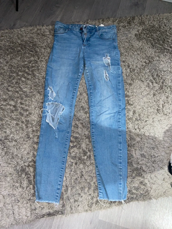 Jeans Troué