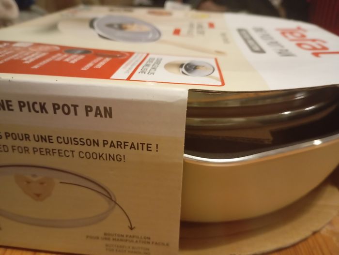 Poêle TEFAL neuf avec son couvercle - photo numéro 3