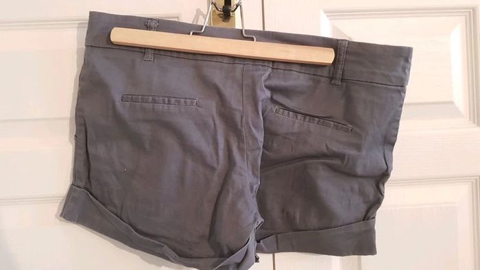 Short gris taille 12 (40) - photo numéro 2