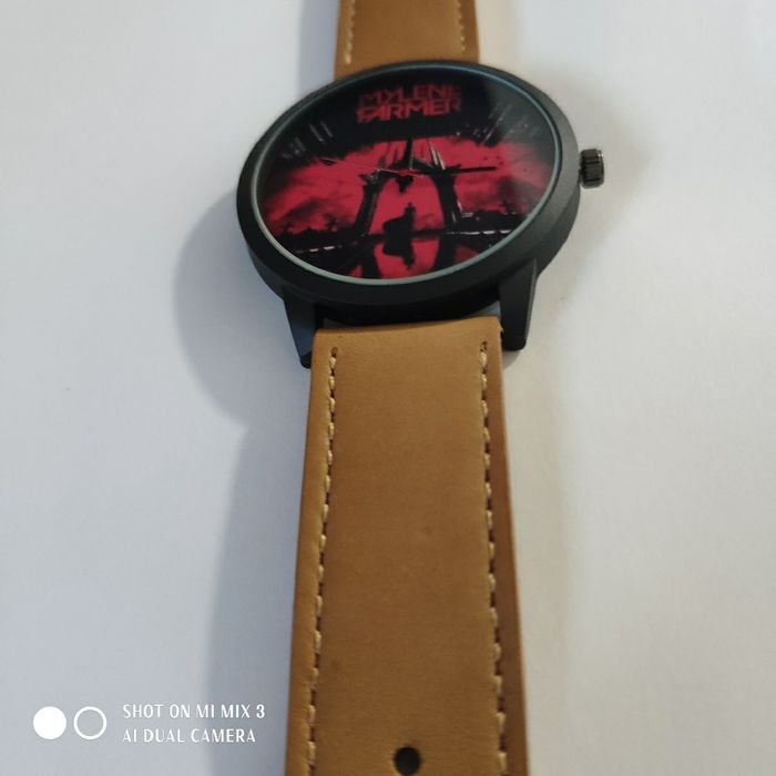 Mylène farmer montre quartz ecrin - photo numéro 5
