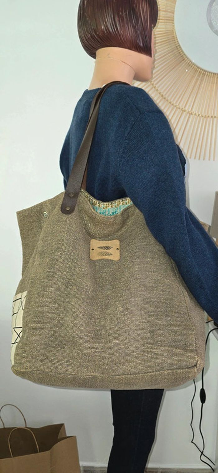 Cabas sac fait Main Grand modèle xxl pièce unique très pratique et Tendance - photo numéro 3