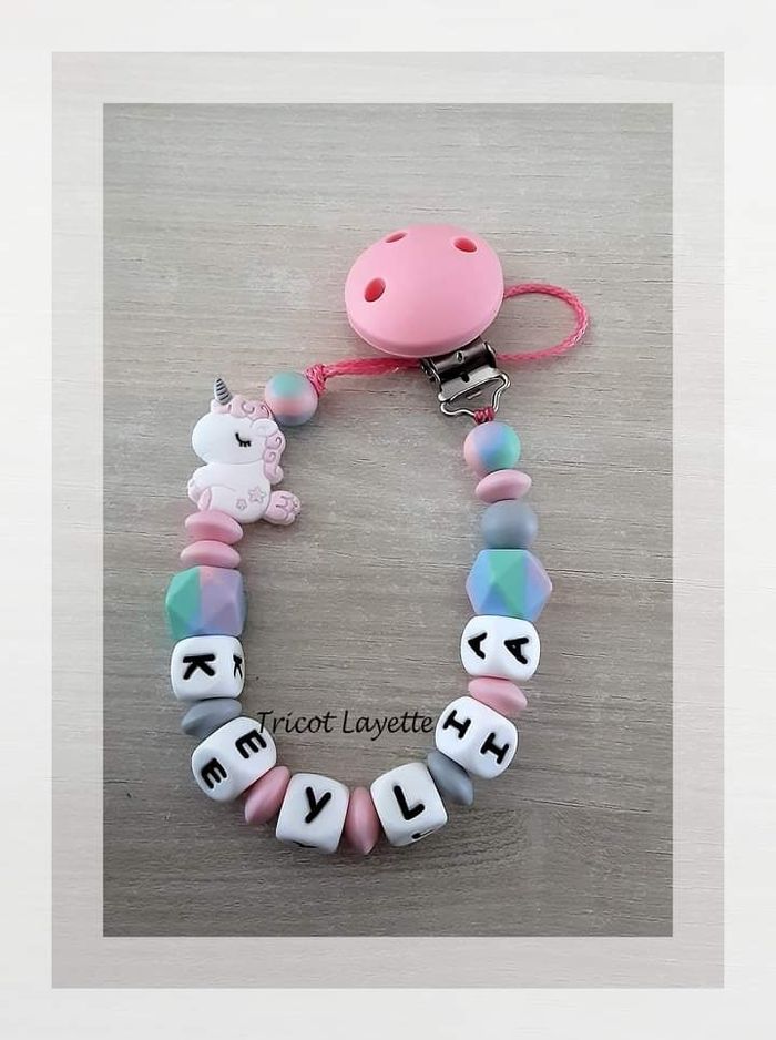 Attache tétine licorne