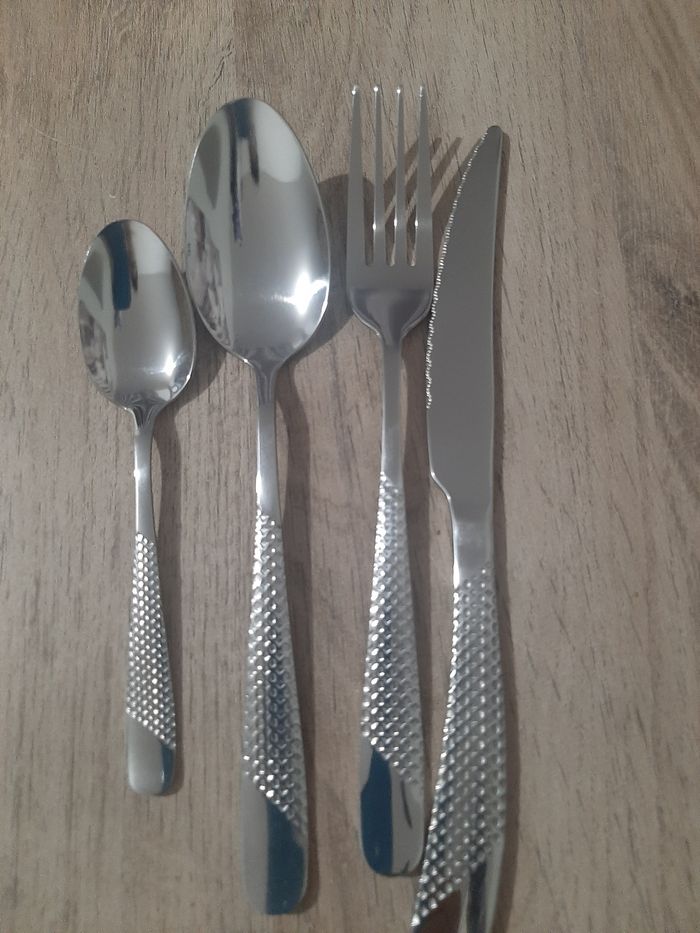Set de  couvert 24 pièce neuf - photo numéro 2