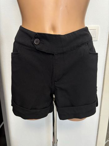 Short noir
