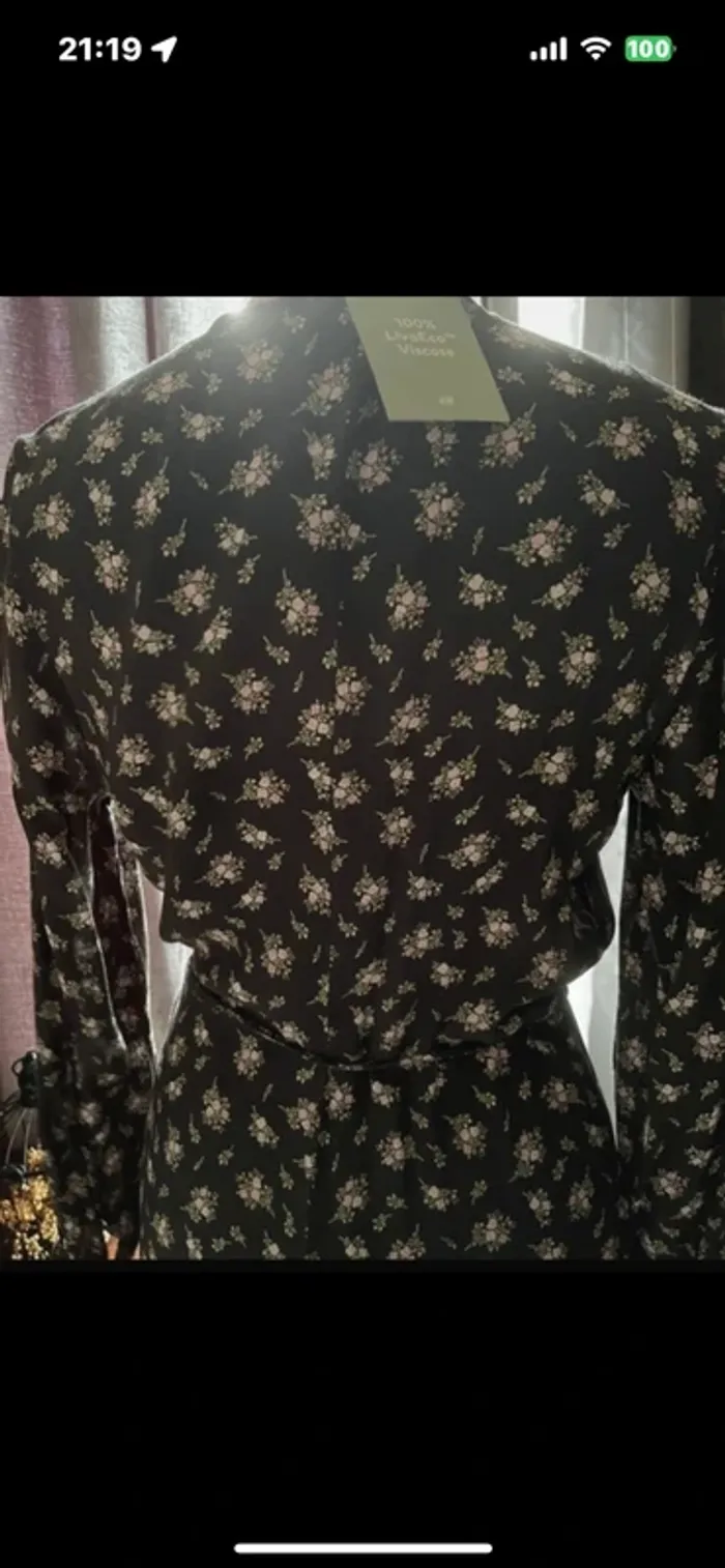 Jolie Robe noir à petites fleurs, taille S (taille grand) , Neuf - H&M - photo numéro 10
