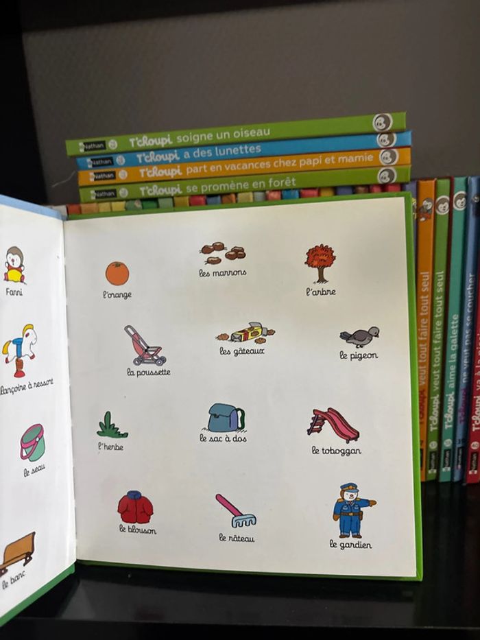 Livre T’choupi au square - photo numéro 2