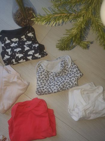 Lot de 5 bodys 1 mois