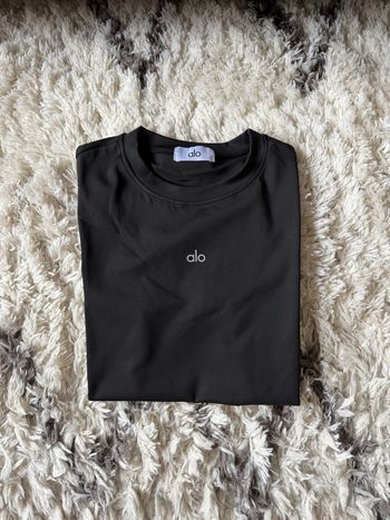 Tee shirt alo yoga taille S et M dispo