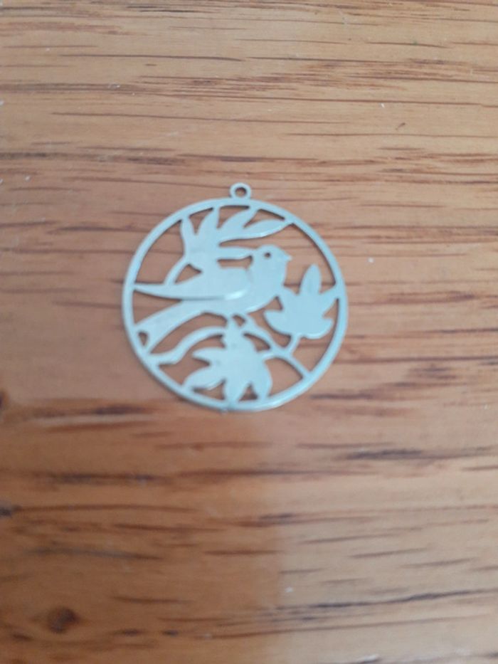 Magnifique pendentif rond très fin - photo numéro 8