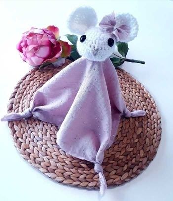 Jouet peluche doudou mouchoir animaux souris fait main crochet gaze de coton à pois dorés bébé naissance