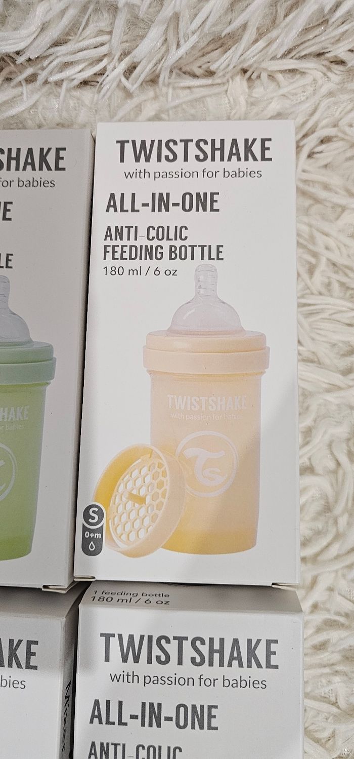 Lot de 4 biberons anticoliques Twistshake neufs - photo numéro 3
