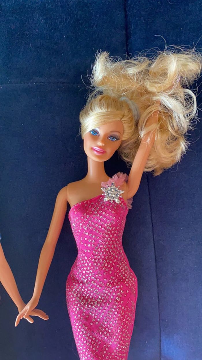 Lot de 4 Barbie’s - photo numéro 3