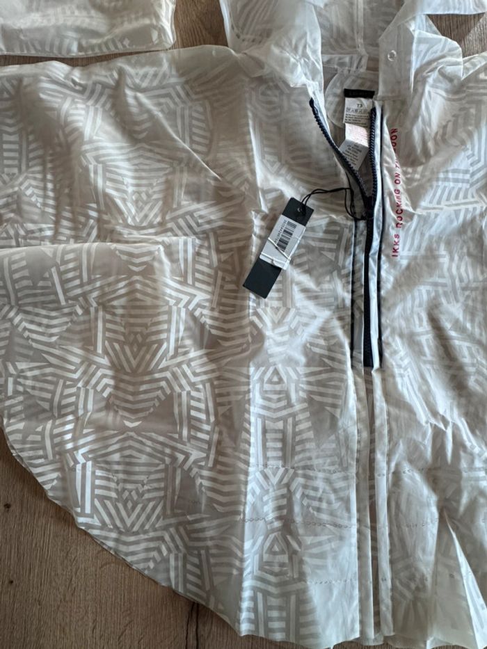 Poncho Ikks taille 3 neuf avec étiquette - photo numéro 4