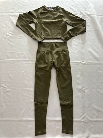 Ensemble de sport kaki avec legging et top à manches longues - FB Sister - S/36