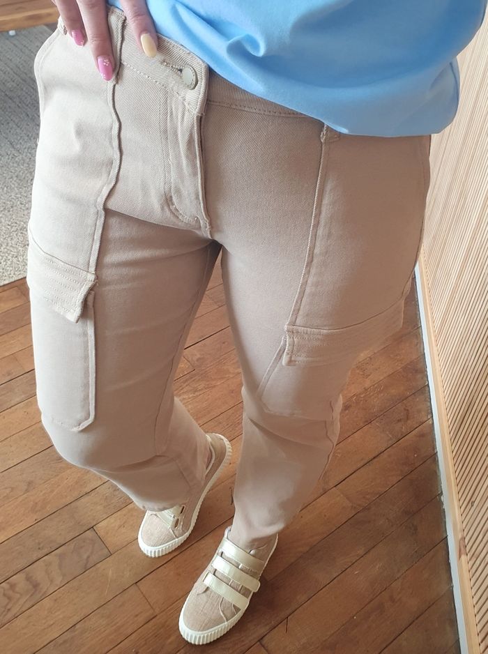 Pantalon droit Cargo beige
Taille 38 - photo numéro 2