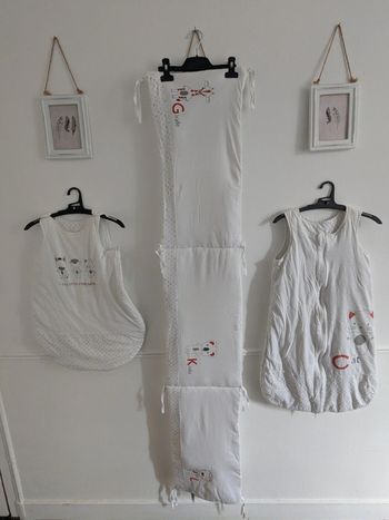 Tour de lit et 2 gigoteuses 0-6mois et 6-36mois