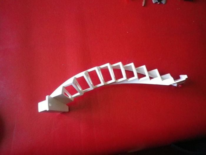 PIECE DETACHEE ESCALIER