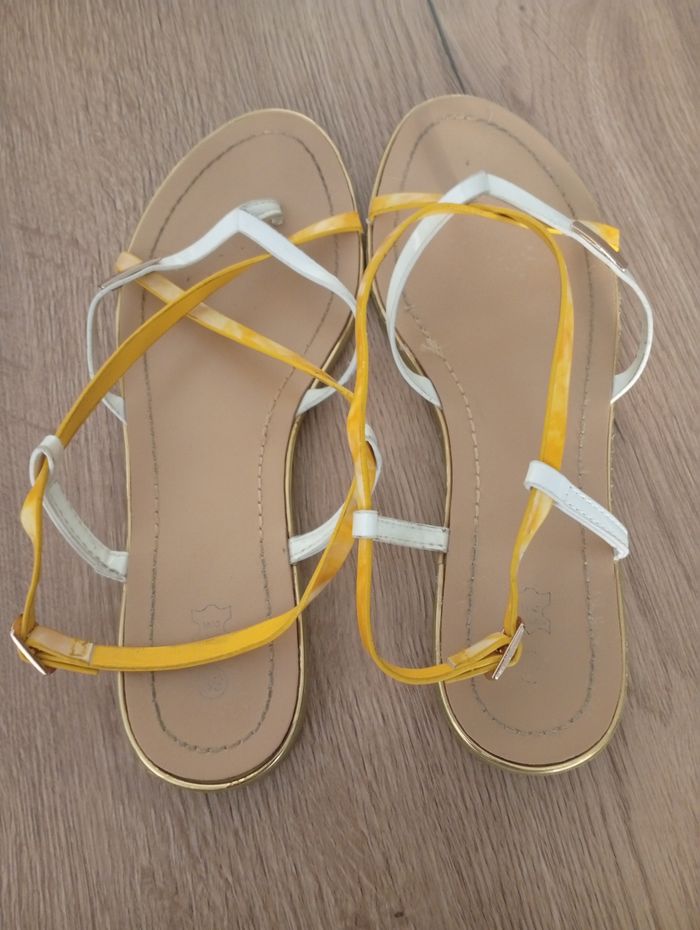 Nus-pieds 39 - photo numéro 2