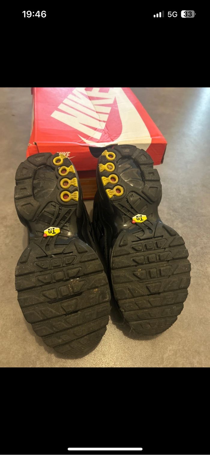Basket Nike tn noir 32 - photo numéro 4