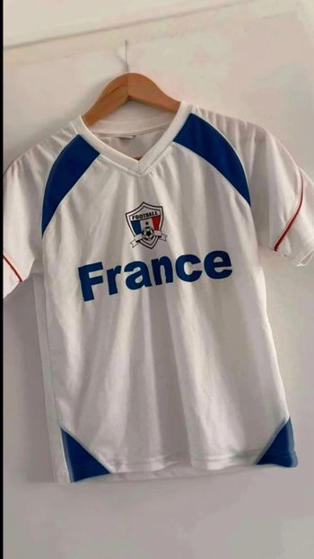 T-shirt foot