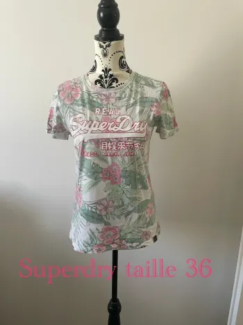 T-shirt Superdry taille 36 blanc motifs fleuris rose multicolore
