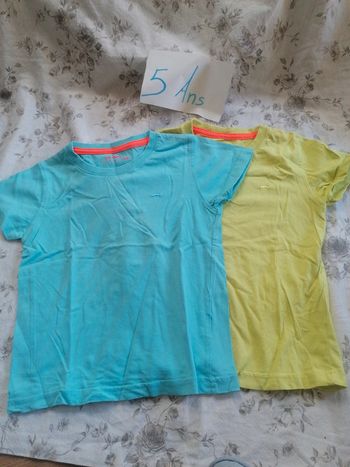 Lot t shirt 5ans kidkanai