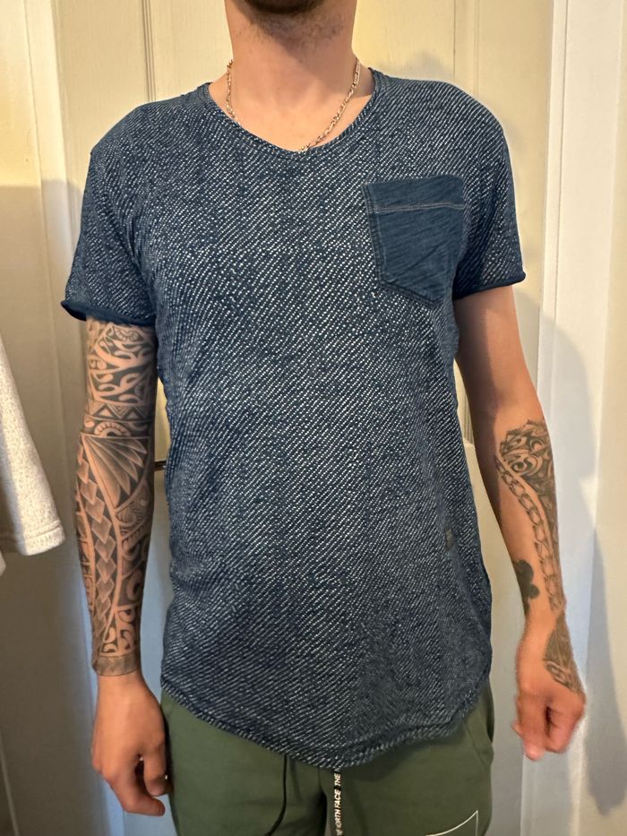 Lot de T-shirts de marques - photo numéro 2