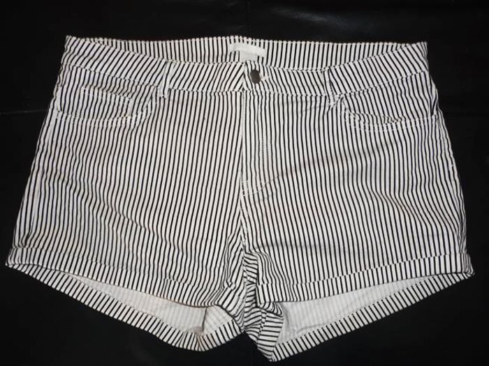Short à rayures " H&M " (T. 44) - Neuf sans étiquette