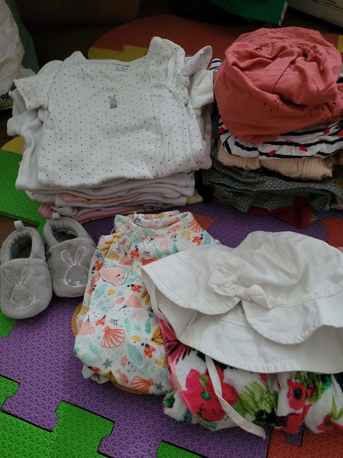 Énorme lot 3 mois - photo numéro 2