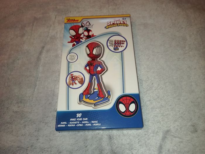 Figurine 3d a monter spiderman Marvel - photo numéro 2