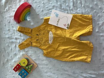 salopette short jaune pressions entre les jambes 23 mois 