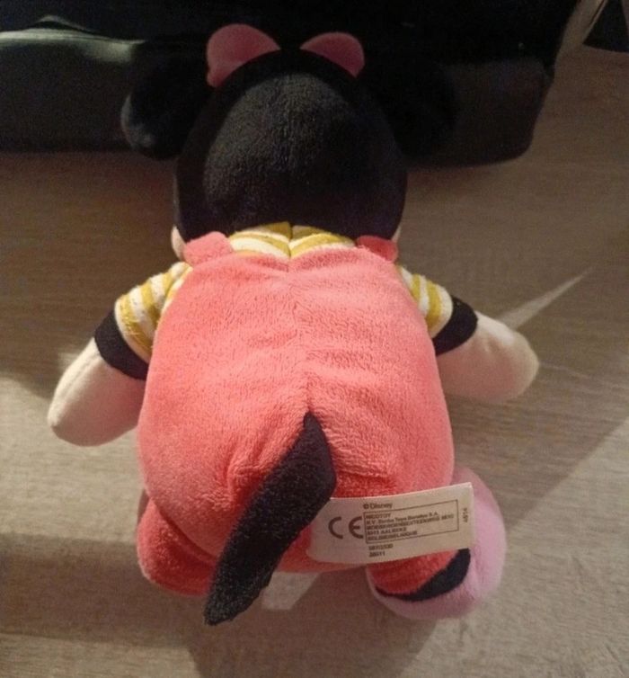 Peluche Minnie 23 cm en excellent état - photo numéro 2