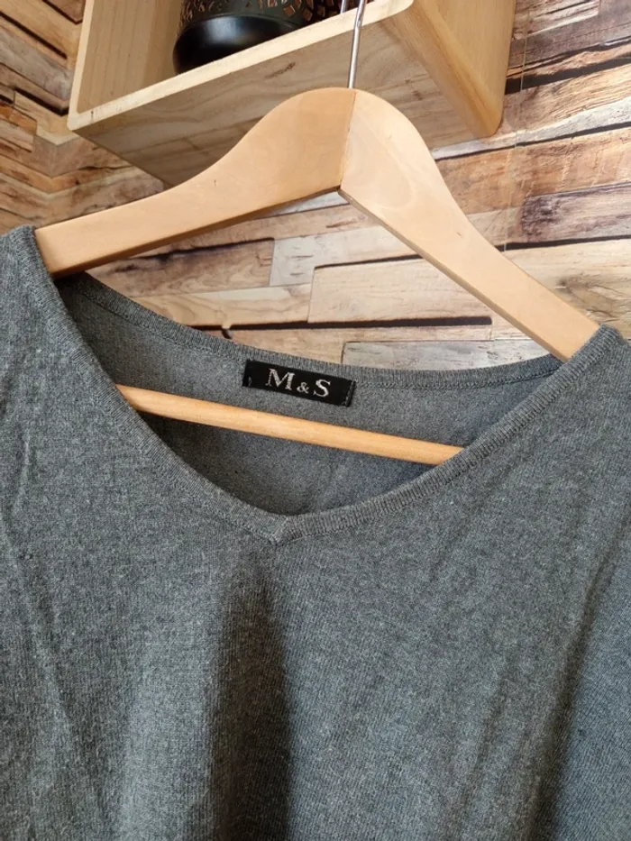 Pull léger gris ailes dans le dos - photo numéro 3