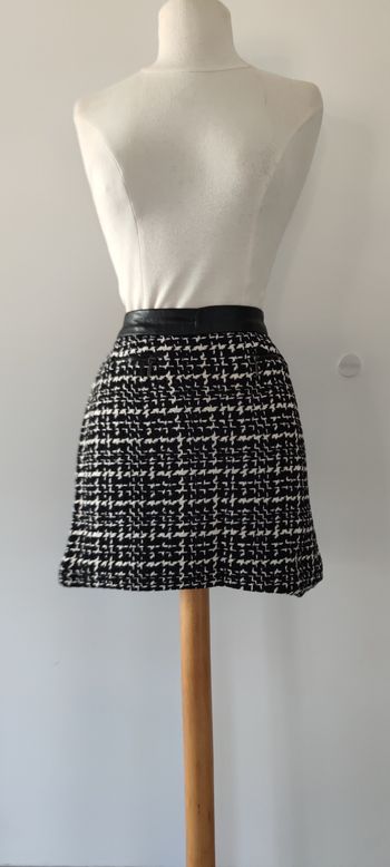 Jupe Naf Naf femme taille 36 noir et blanc – Motif graphique – Très bon état