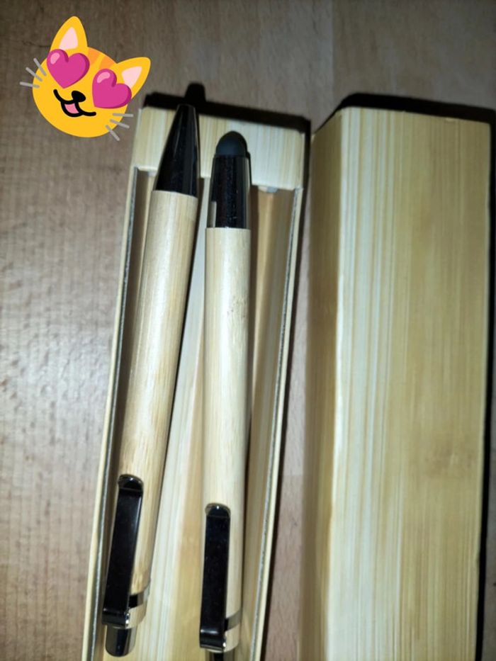 Boite en carton avec 2 stylo dont un avec embout tactile - photo numéro 2