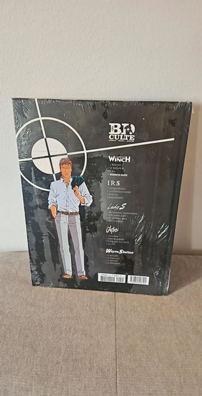 Livre largo winch. Tome 4 business blues - photo numéro 2