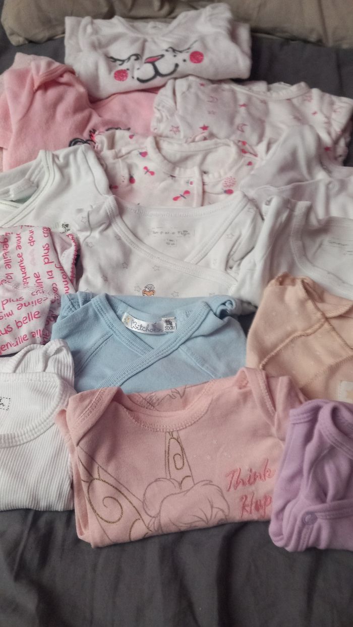 Lots de bodys 1 mois - photo numéro 3