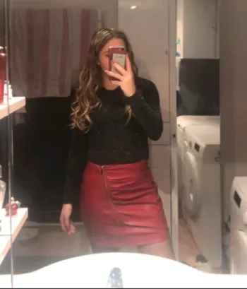 jupe en cuir rouge avec fermeture bershka